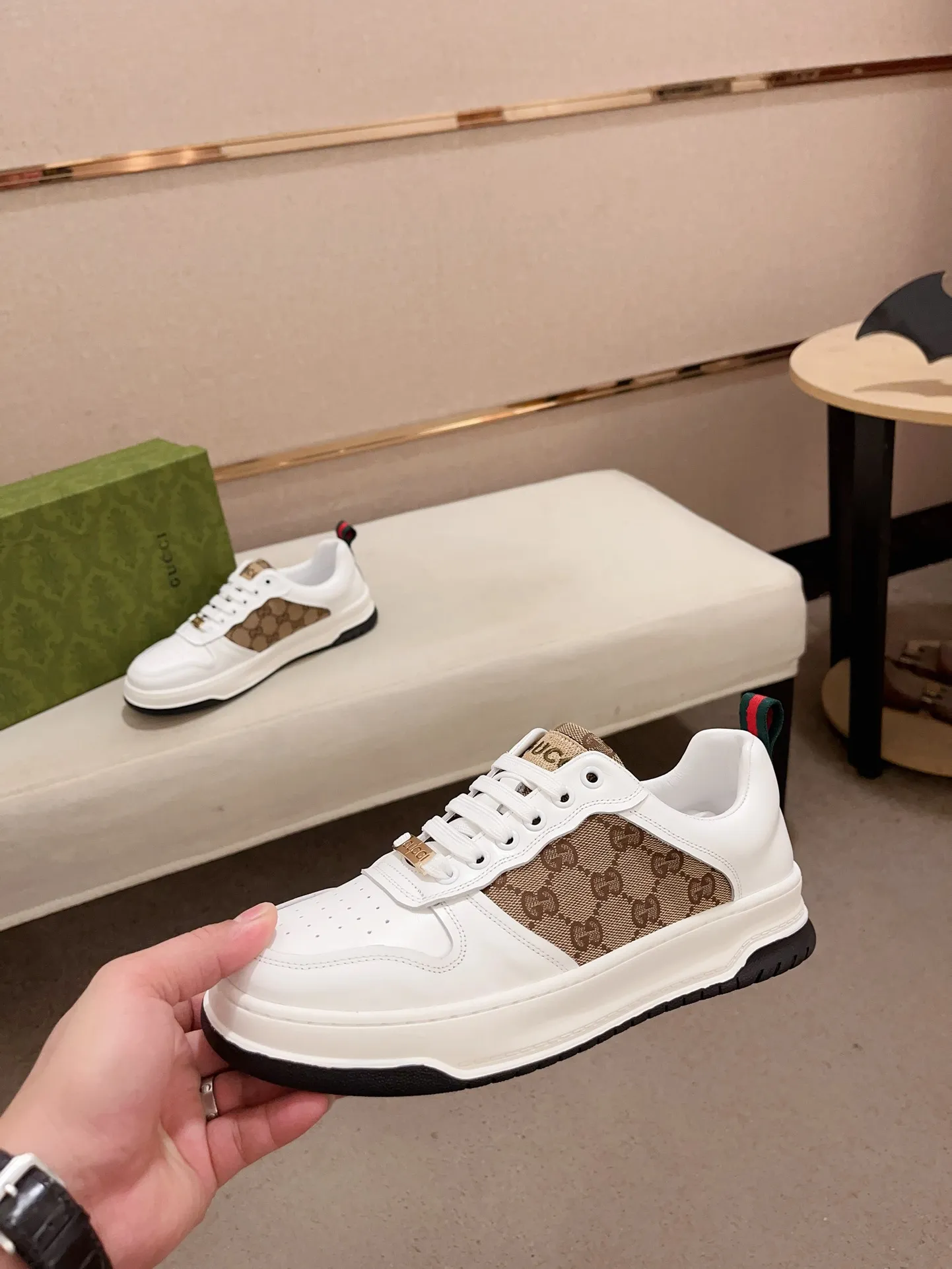 Men's clothing and shoes💰:400💰 (GUCCI) The latest model from the official website 🎁🎁Casual and fashionable men's shoes👟, hot style 💥The version is simple and elegant, exclusive for trendy men. Unique official website latest brand elements 👑Gucci original decoration, fashionable and generous, the fabric is original cowhide ✅sheepskin lining, the official website specifies wear-resistant casual outsole, the classic model is taken in kind at the counter🎬38-44 (45 is not returned or exchanged)